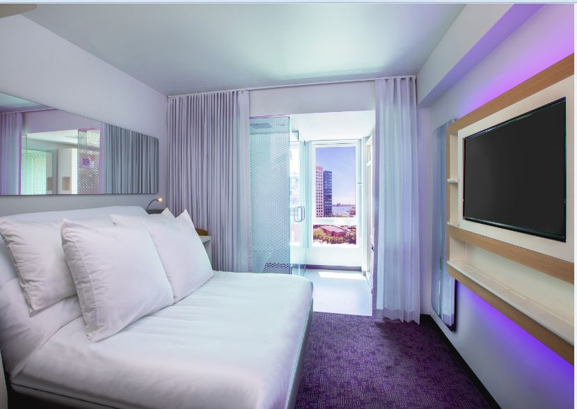 Queen Room photo