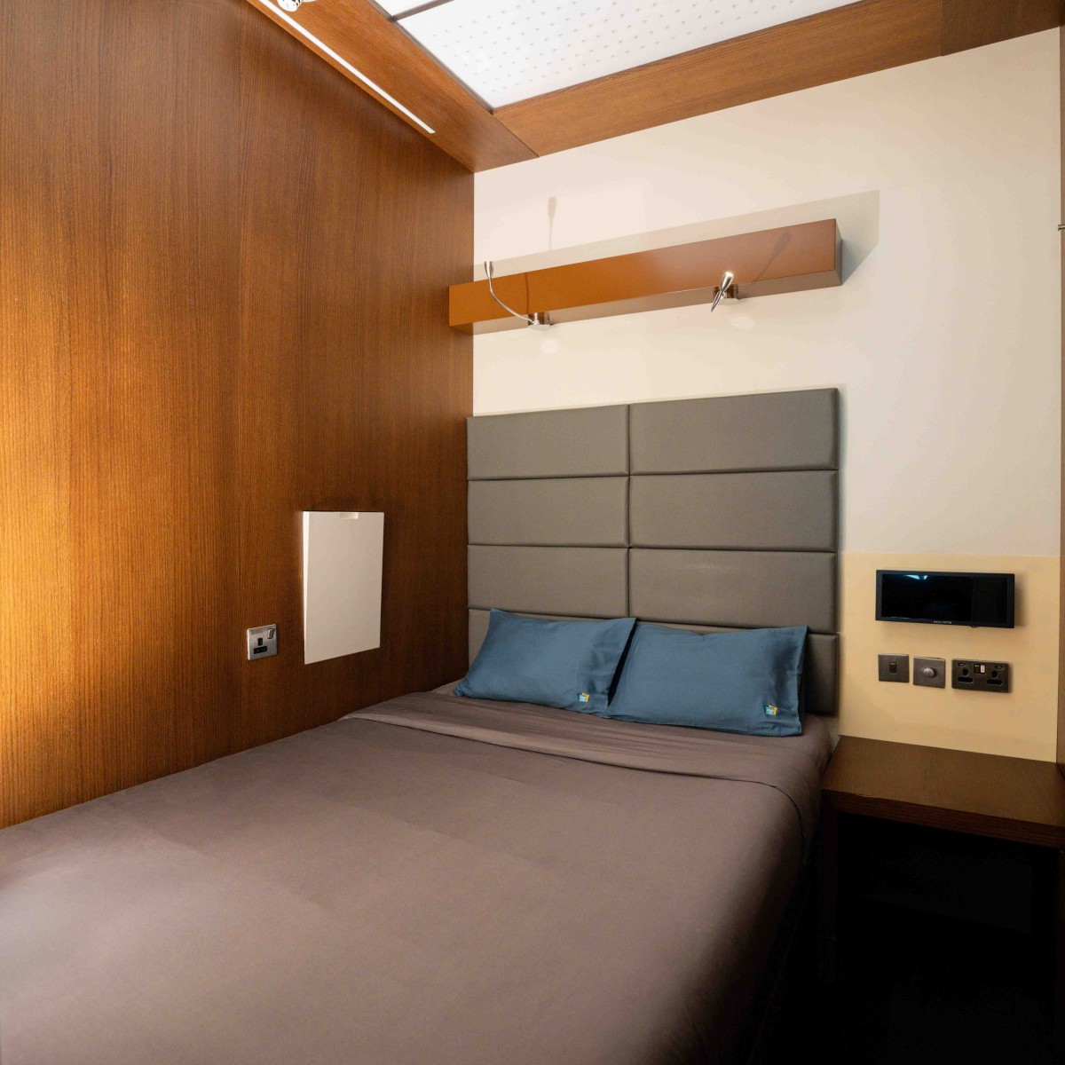 Double Cabin photo